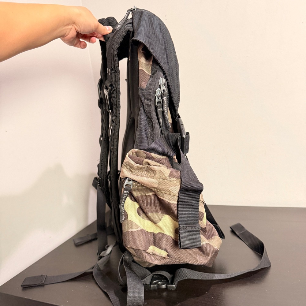 Oakley Icon 3.0 Backpack Large Tactical Gear Bag Y2K Skull Woodland Camo READ - Picture 4 of 10